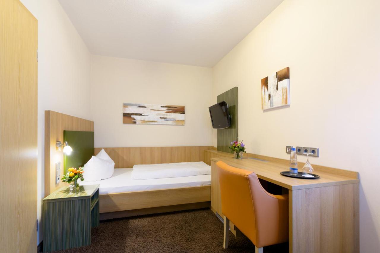 Danner'S Hotel Loewen Marschalkenzimmern Екстериор снимка