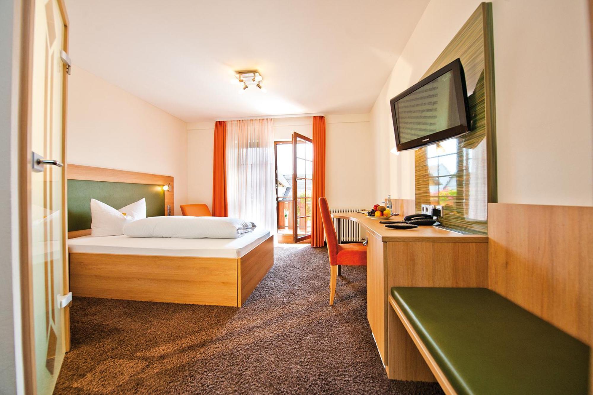 Danner'S Hotel Loewen Marschalkenzimmern Екстериор снимка